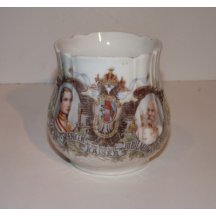 Dvojhlavá orlice, císařská koruna a Franz Joseph