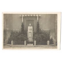 Busta císaře Franz Josefa na podstavci