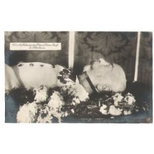 Franz Joseph in coffin in Schönbrunn in his room , the 3rd print