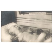 Franz Joseph in coffin in Schönbrunn in his room , the 5th print