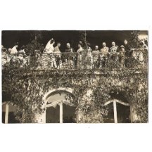 Franz Josef before people , on balcony