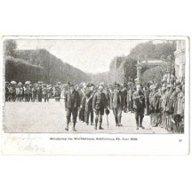 Před zahájením honu- přehlídka myslivců