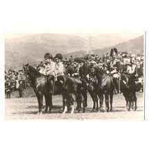 Černobílá fotografie Franz Josefa a jeho vojska