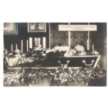 Franz Joseph in coffin in Schönbrunn in his room , the 1st print