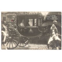 Císař Franz Josef a Franz Ferdinand projíždí městem 