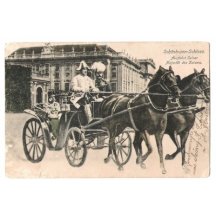 Franz Joseph odjíždí od schönbrunnského zámku