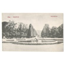 Schönbrunn castle alley , Vienna 