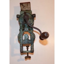  Ruční mlýnek na strouhanku s portrétem FJI.