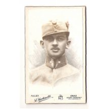 Mladý Karl - Franz Joseph ve vojenské uniformě