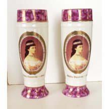 Dvě vázy s portrétem císařovny Elisabety 
