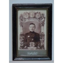 Soldier from Budapest together with emperors