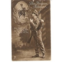 Voják stojí před obrazem Franz Josefa