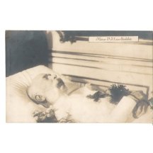 Franz Joseph in coffin in Schönbrunn in his room , the 7th print