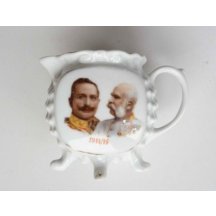 Podobný hrníček jako předchozí - však bez horního popisu