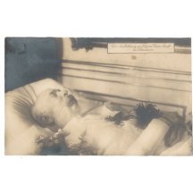 Franz Joseph in coffin in Schönbrunn in his room , the 6th print