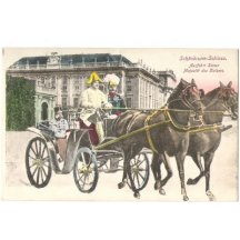 Franz Joseph v kočáru před schönbrunnským kostelem