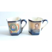 Mladý císař Karel na dvou podobných hrnečcích