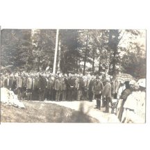 Odhalení pomníku FJ v mysliveckém úboru