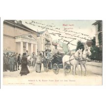 Franz Josef přijíždí před divadlo v Bad Ischlu