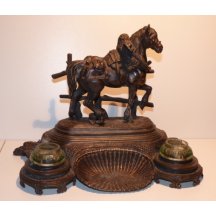 Kalamář - kůň na podstavci a dvě nádobky na inkoust